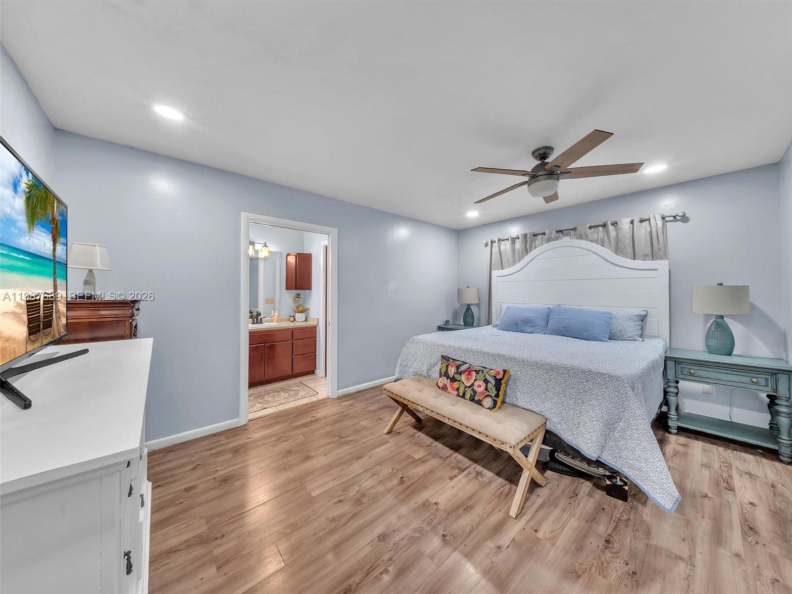 9621 NW 8th St Pembroke Pines, FL 33024