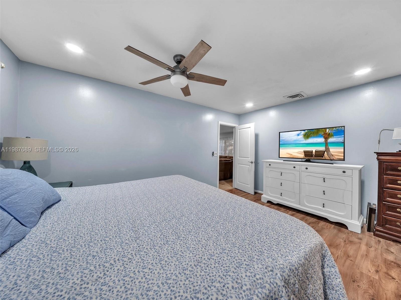 9621 NW 8th St Pembroke Pines, FL 33024