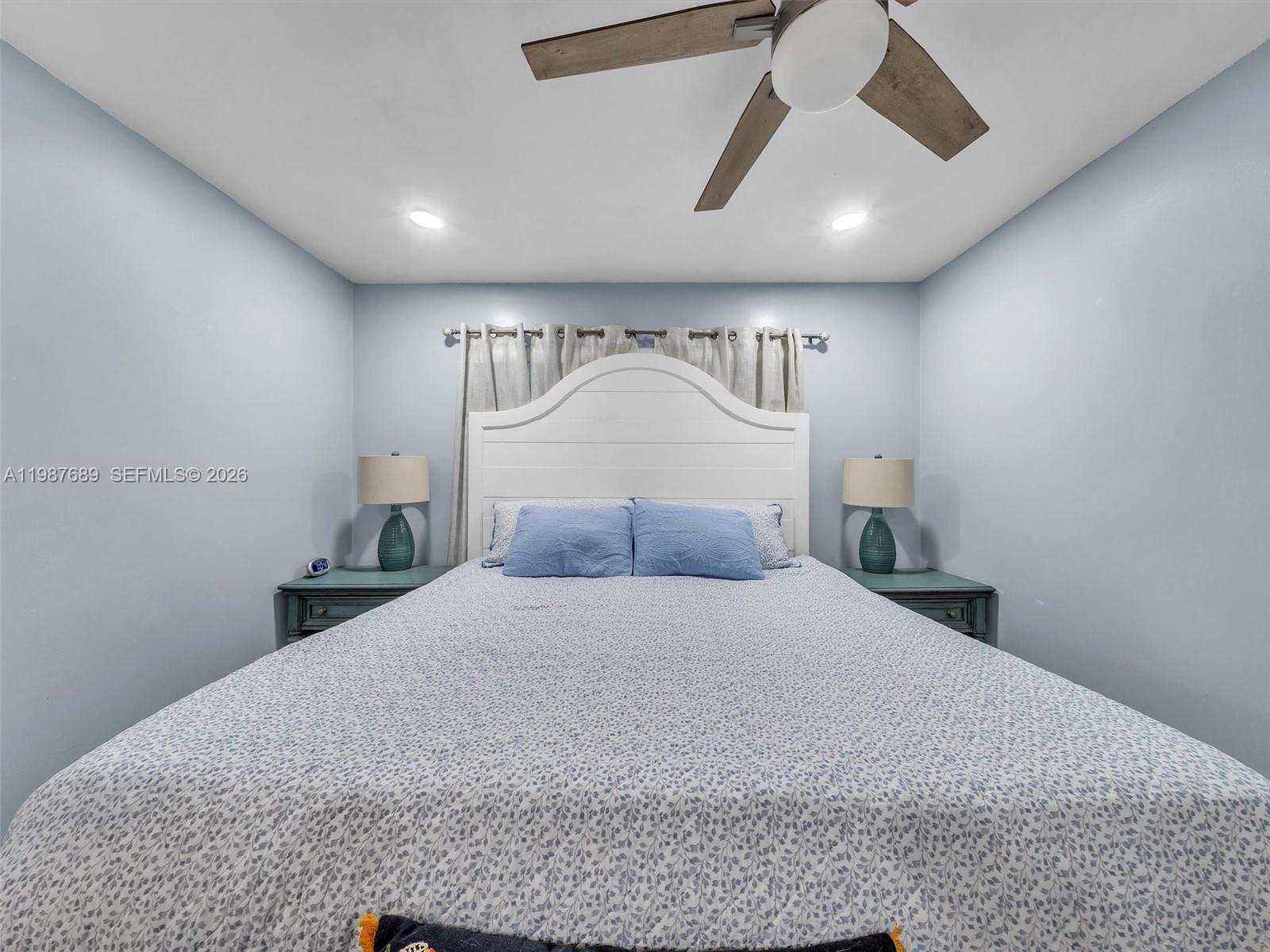 9621 NW 8th St Pembroke Pines, FL 33024