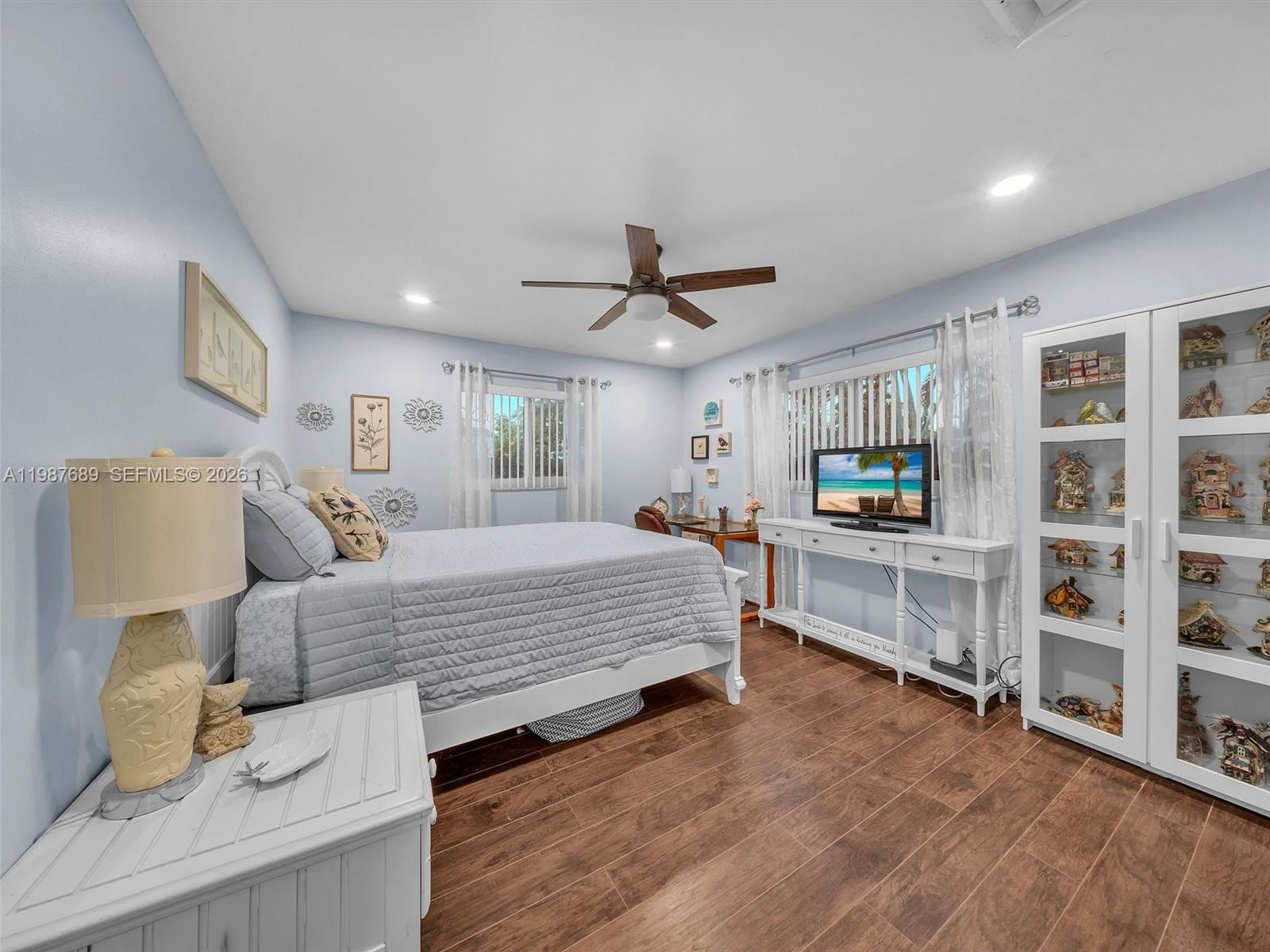 9621 NW 8th St Pembroke Pines, FL 33024