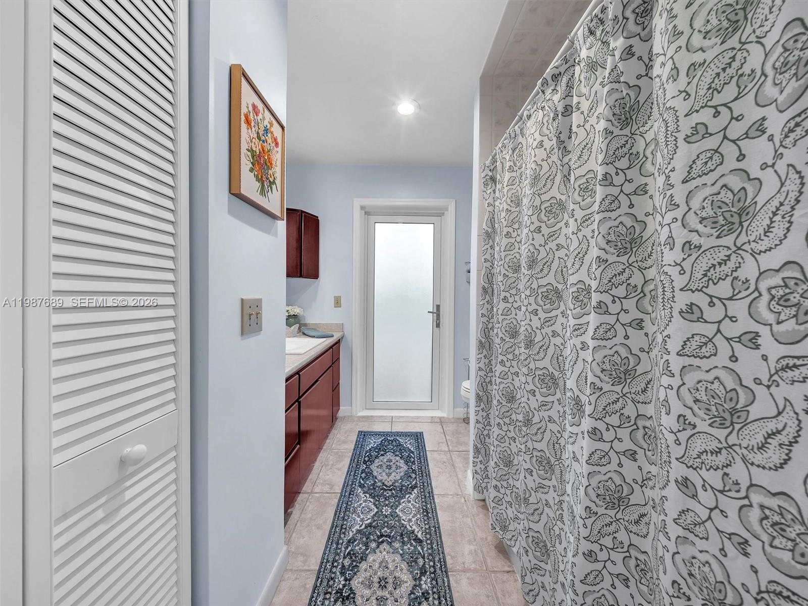 9621 NW 8th St Pembroke Pines, FL 33024