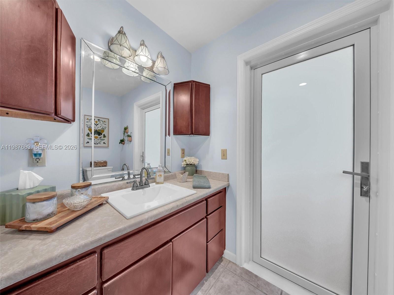 9621 NW 8th St Pembroke Pines, FL 33024