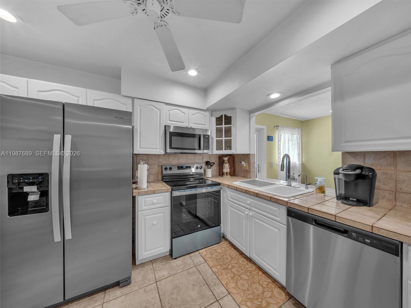 9621 NW 8th St Pembroke Pines, FL 33024