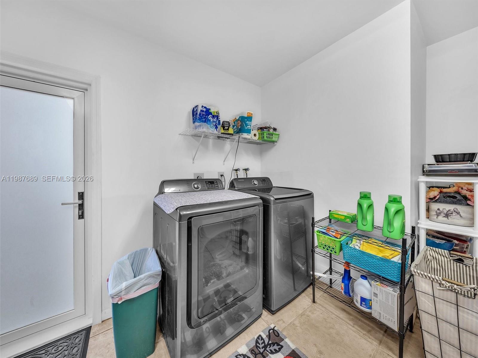 9621 NW 8th St Pembroke Pines, FL 33024