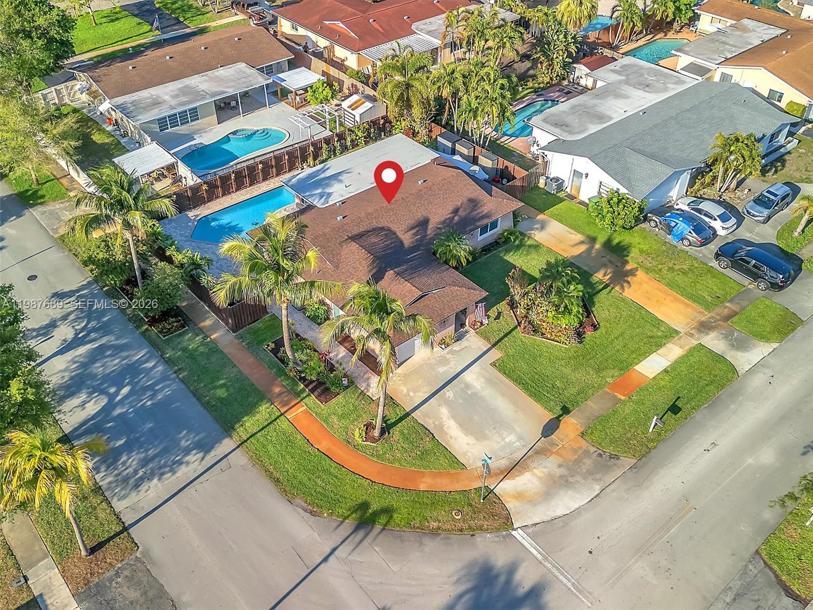 9621 NW 8th St Pembroke Pines, FL 33024