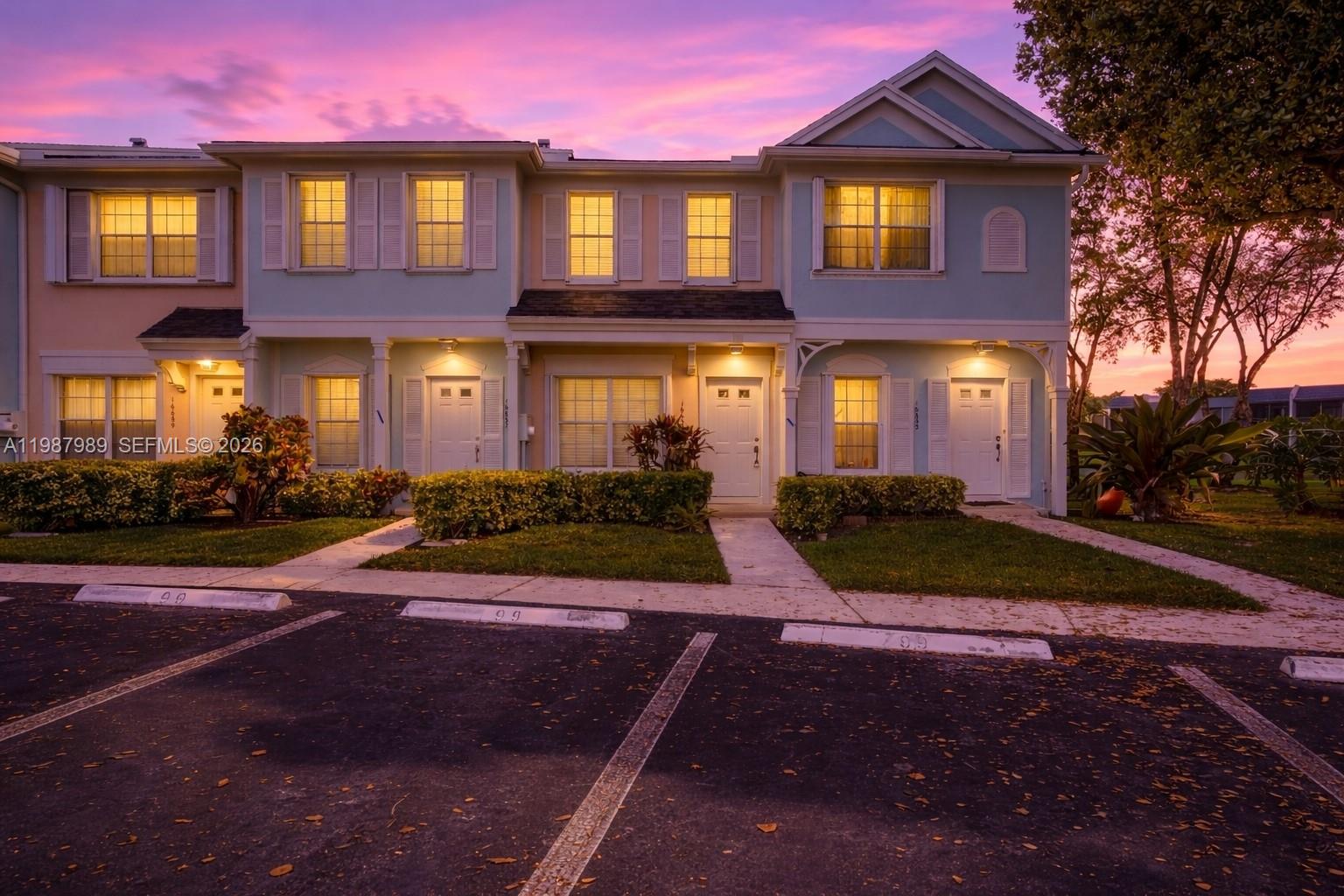 16635 Hemingway Dr Weston, FL 33326