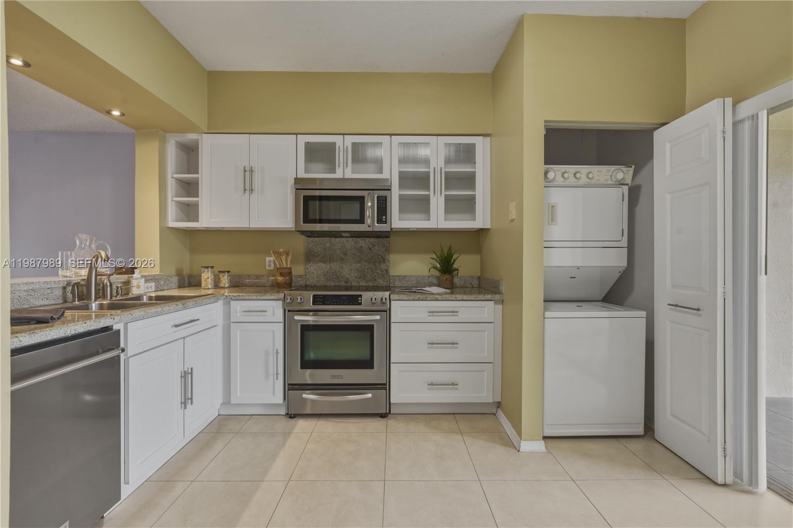 16635 Hemingway Dr Weston, FL 33326