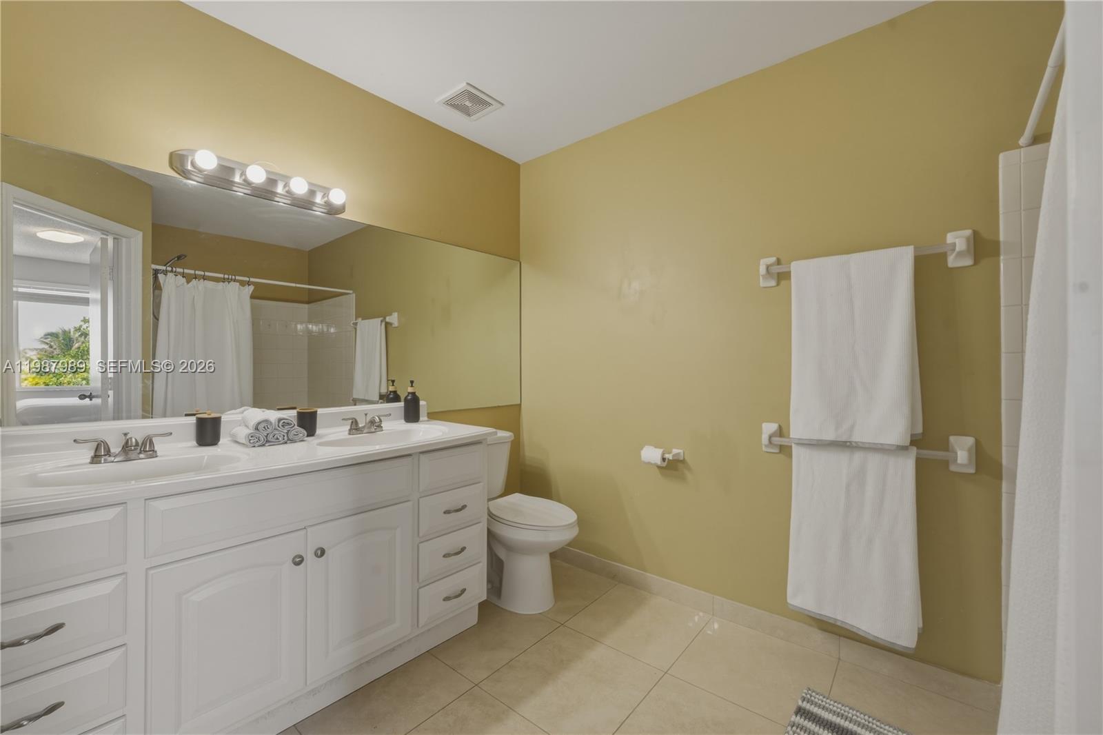 16635 Hemingway Dr Weston, FL 33326