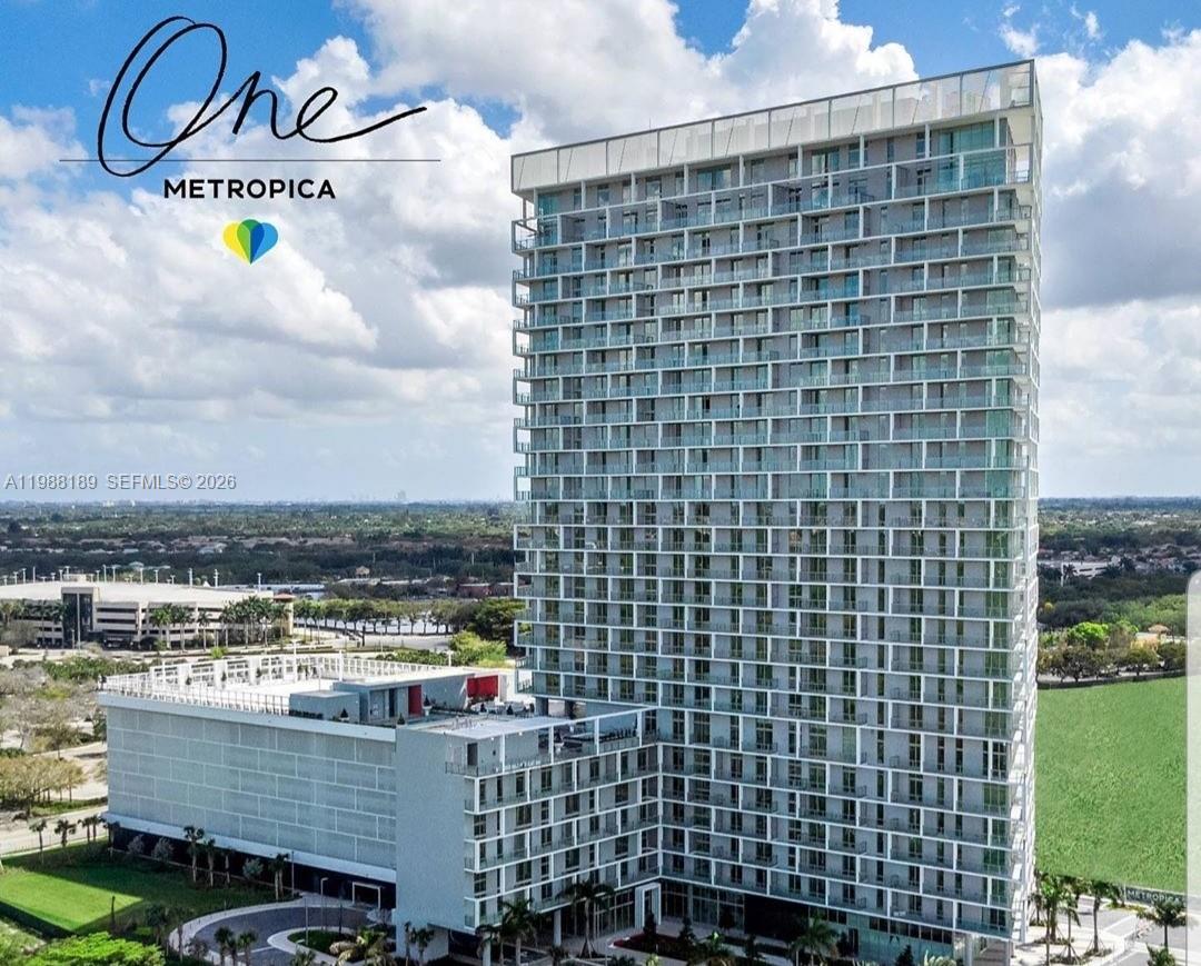2000 Metropica Way #201