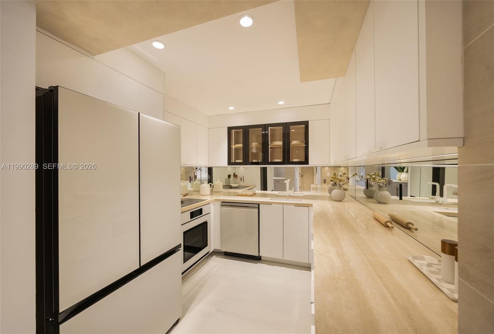 2301 Collins Ave #526 Miami Beach, FL 33139