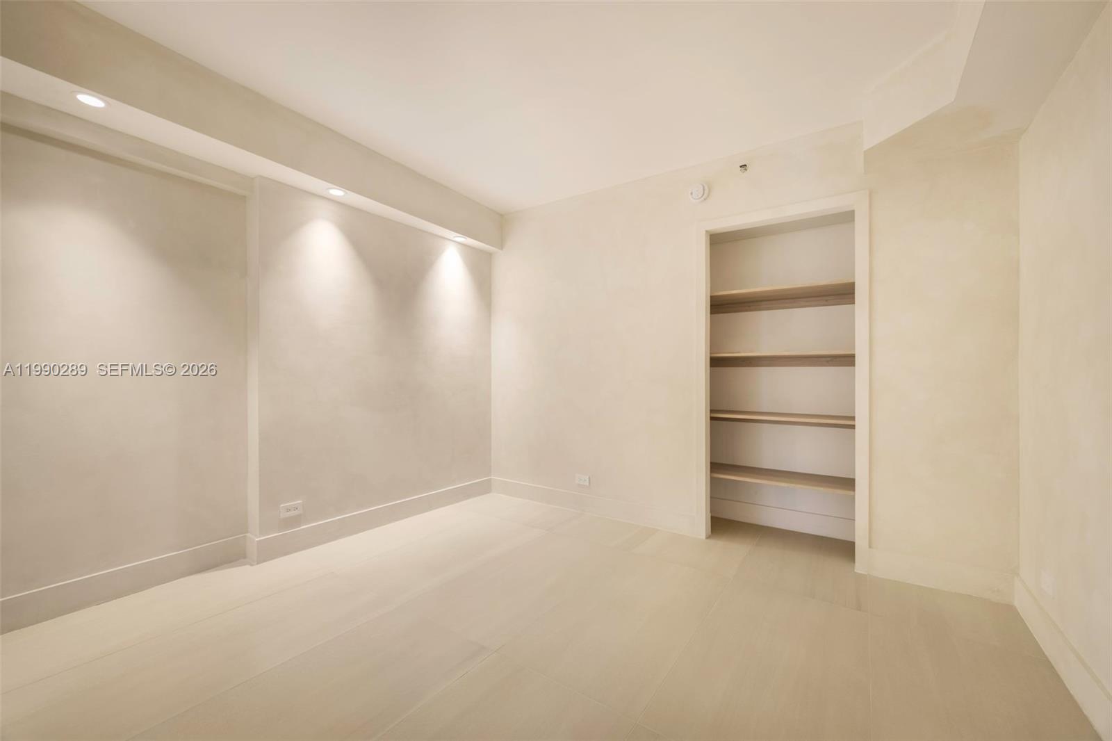 2301 Collins Ave #526 Miami Beach, FL 33139