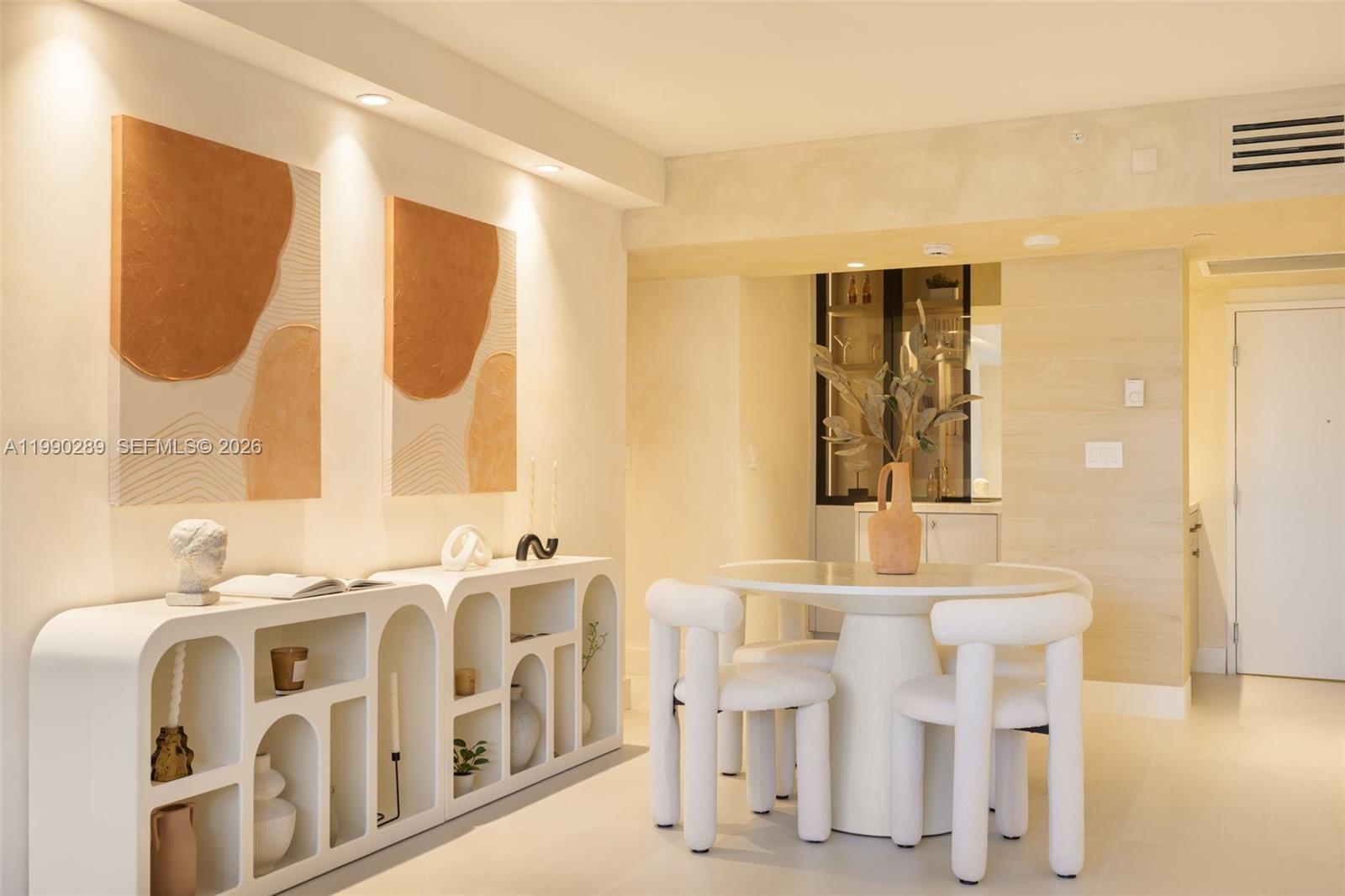 2301 Collins Ave #526 Miami Beach, FL 33139