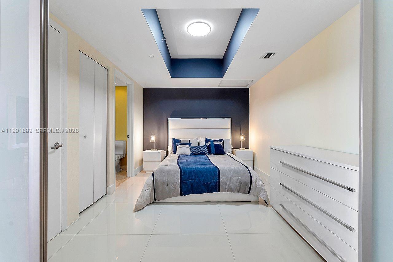 465 Brickell Ave #3905 Miami, FL 33131