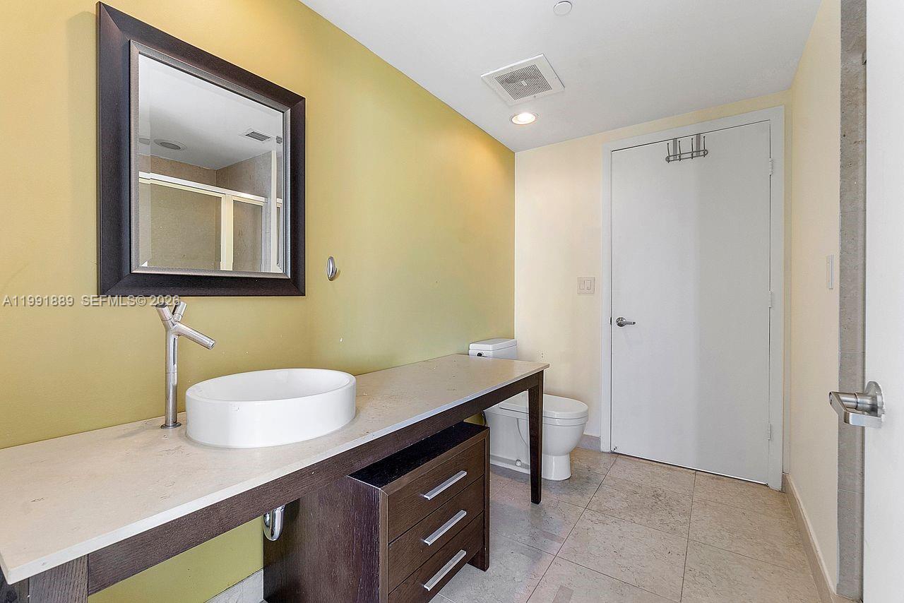 465 Brickell Ave #3905 Miami, FL 33131