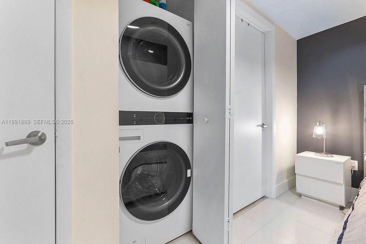 465 Brickell Ave #3905 Miami, FL 33131