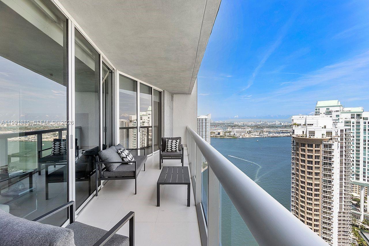 465 Brickell Ave #3905 Miami, FL 33131