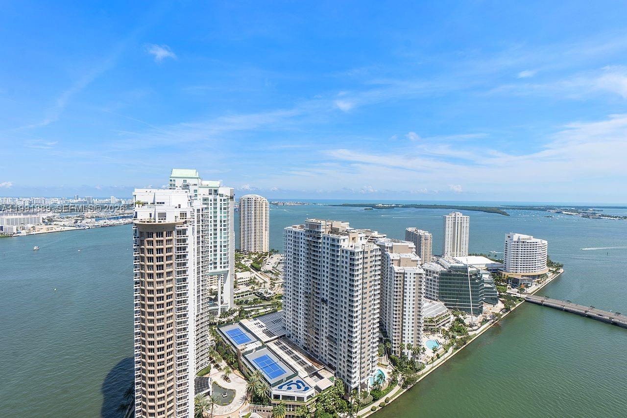 465 Brickell Ave #3905 Miami, FL 33131