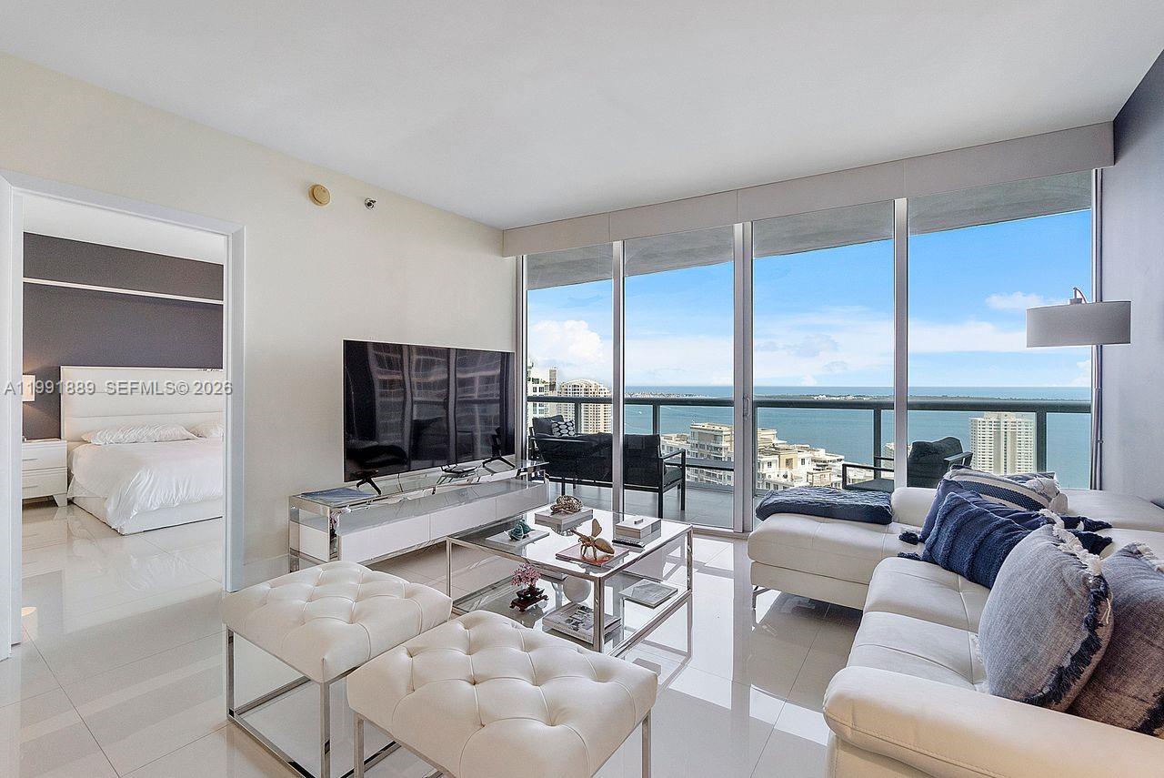 465 Brickell Ave #3905 Miami, FL 33131