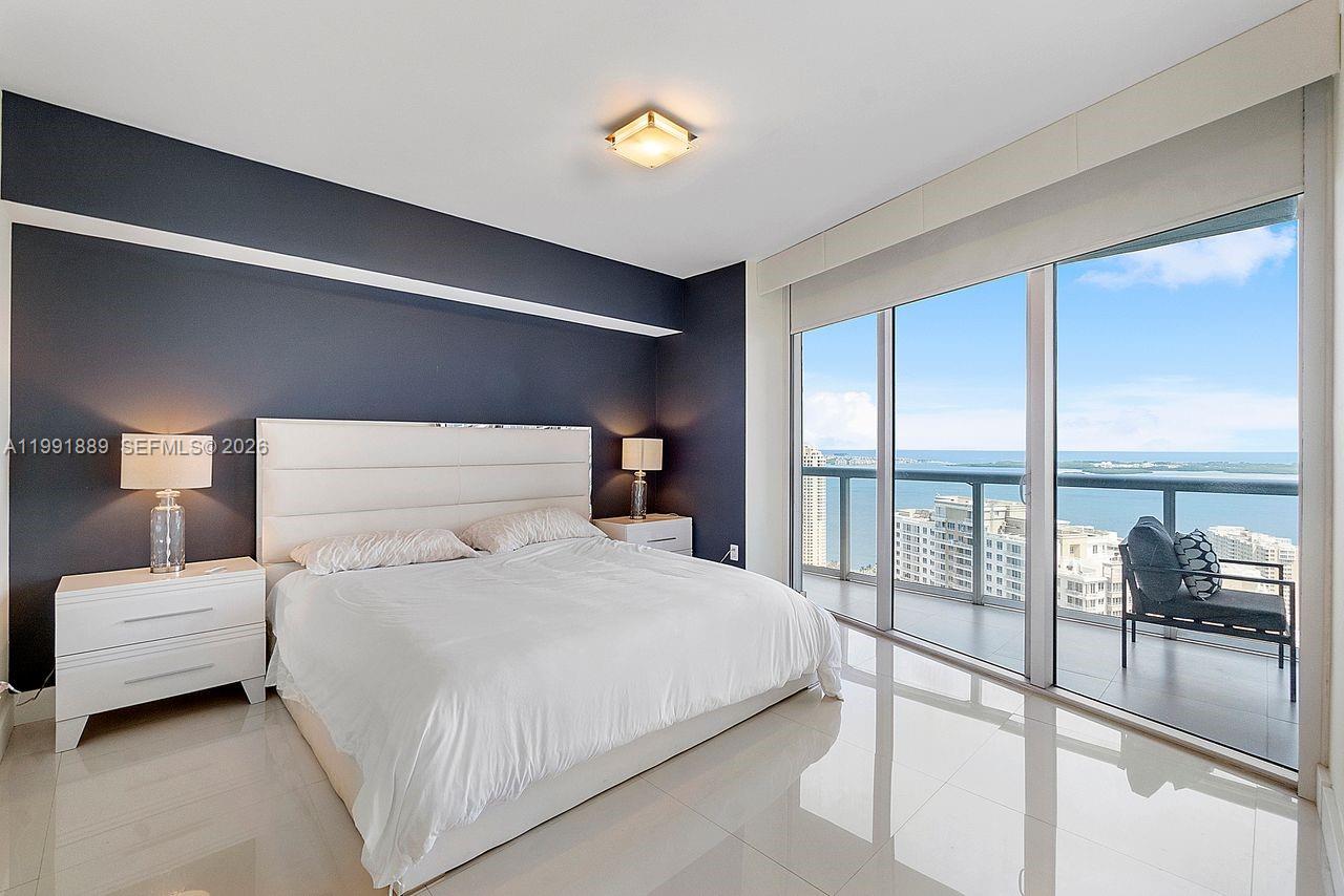 465 Brickell Ave #3905 Miami, FL 33131