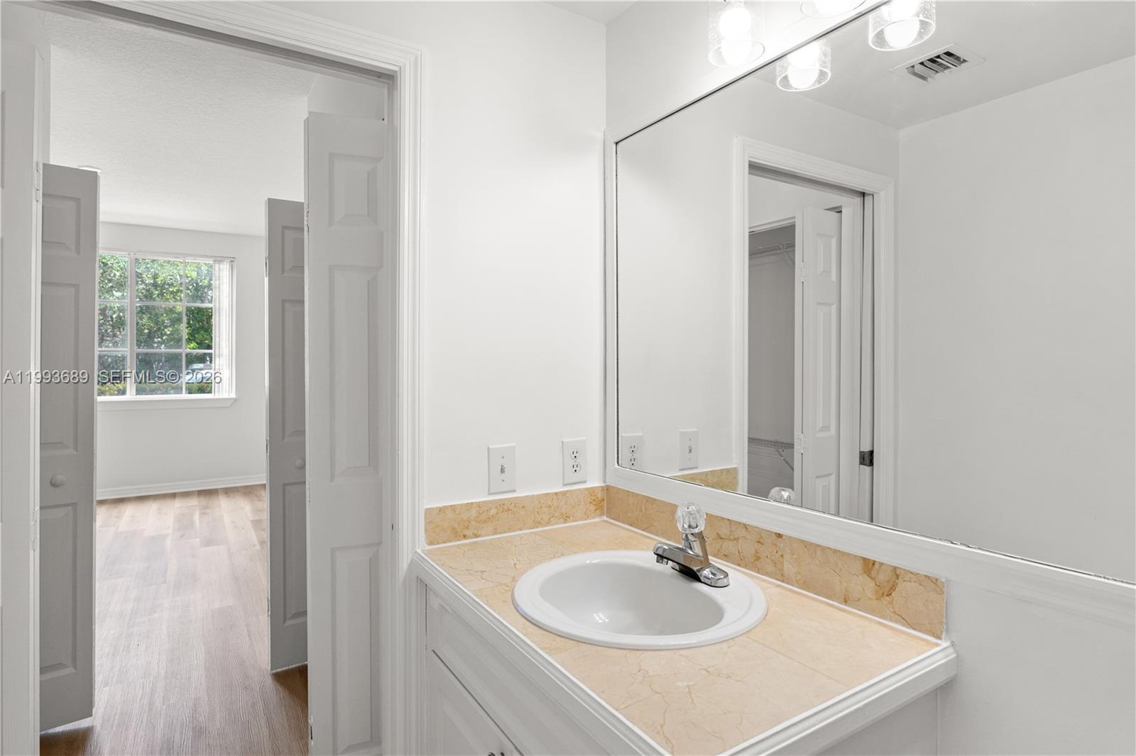 6851 SW 44th St #305 Miami, FL 33155