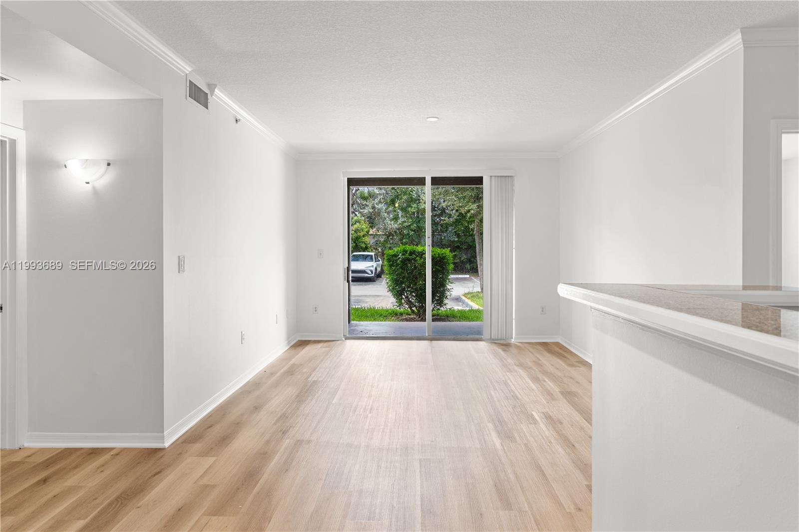 6851 SW 44th St #305 Miami, FL 33155