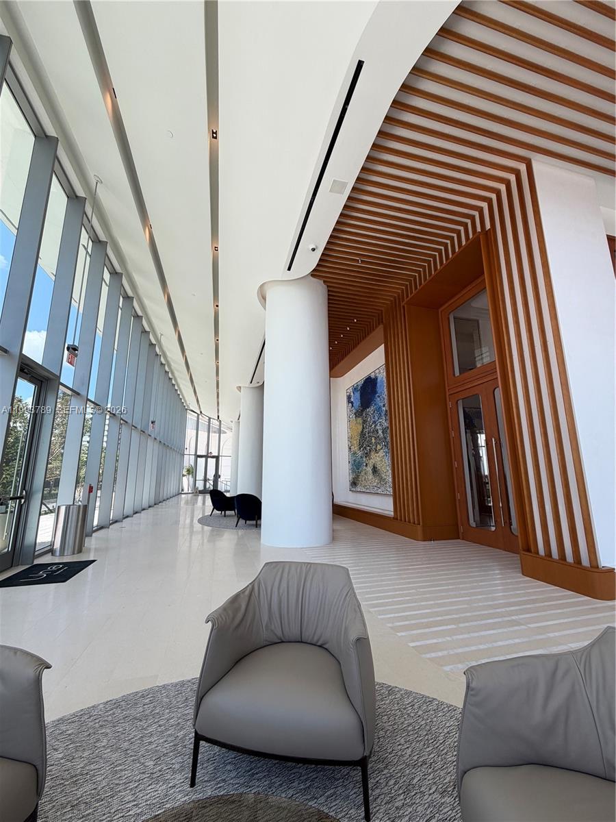 175 SE 25th Rd #2101 Miami, FL 33129