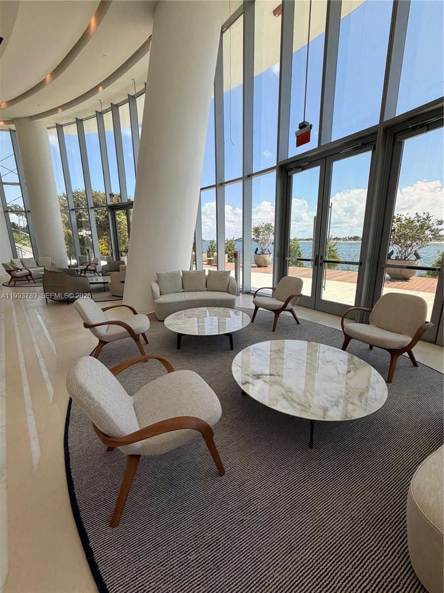 175 SE 25th Rd #2101 Miami, FL 33129