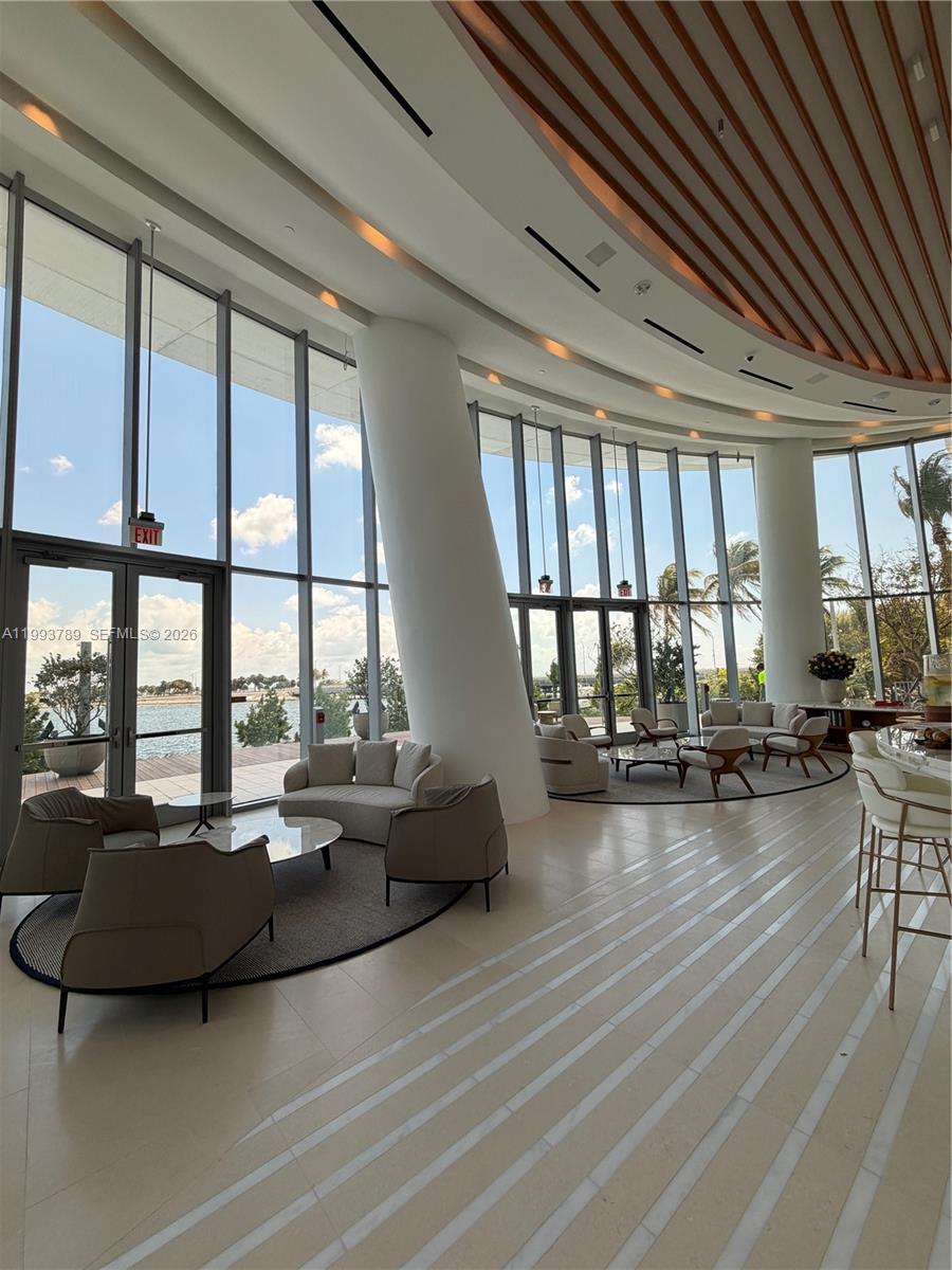 175 SE 25th Rd #2101 Miami, FL 33129