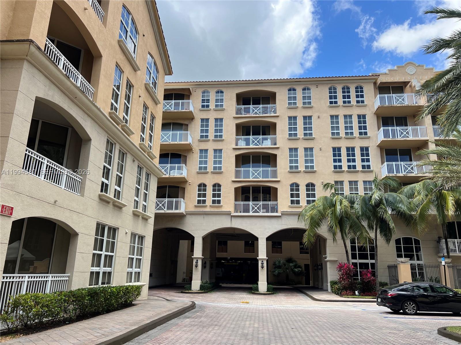 3001 NE 185th St #122