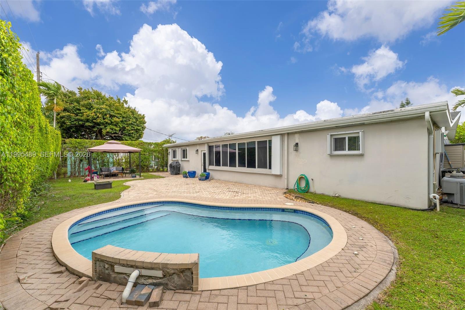 5810 SW 89th Ct Miami, FL 33173