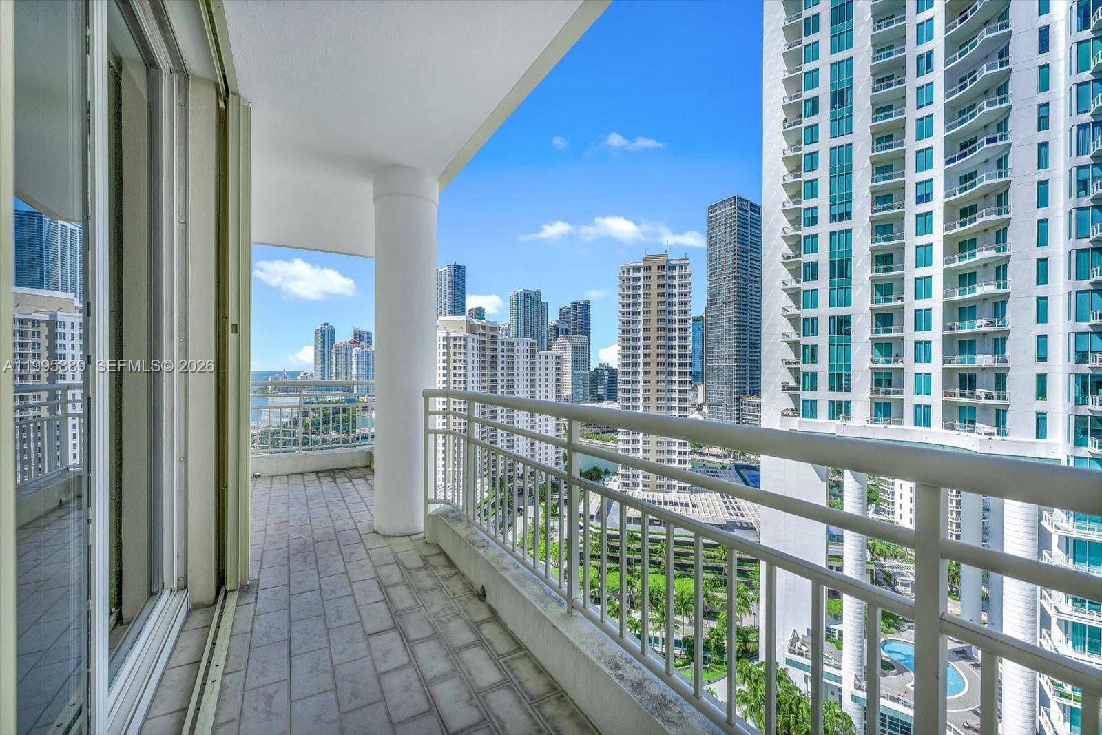 888 Brickell Key Dr #2201 Miami, FL 33131