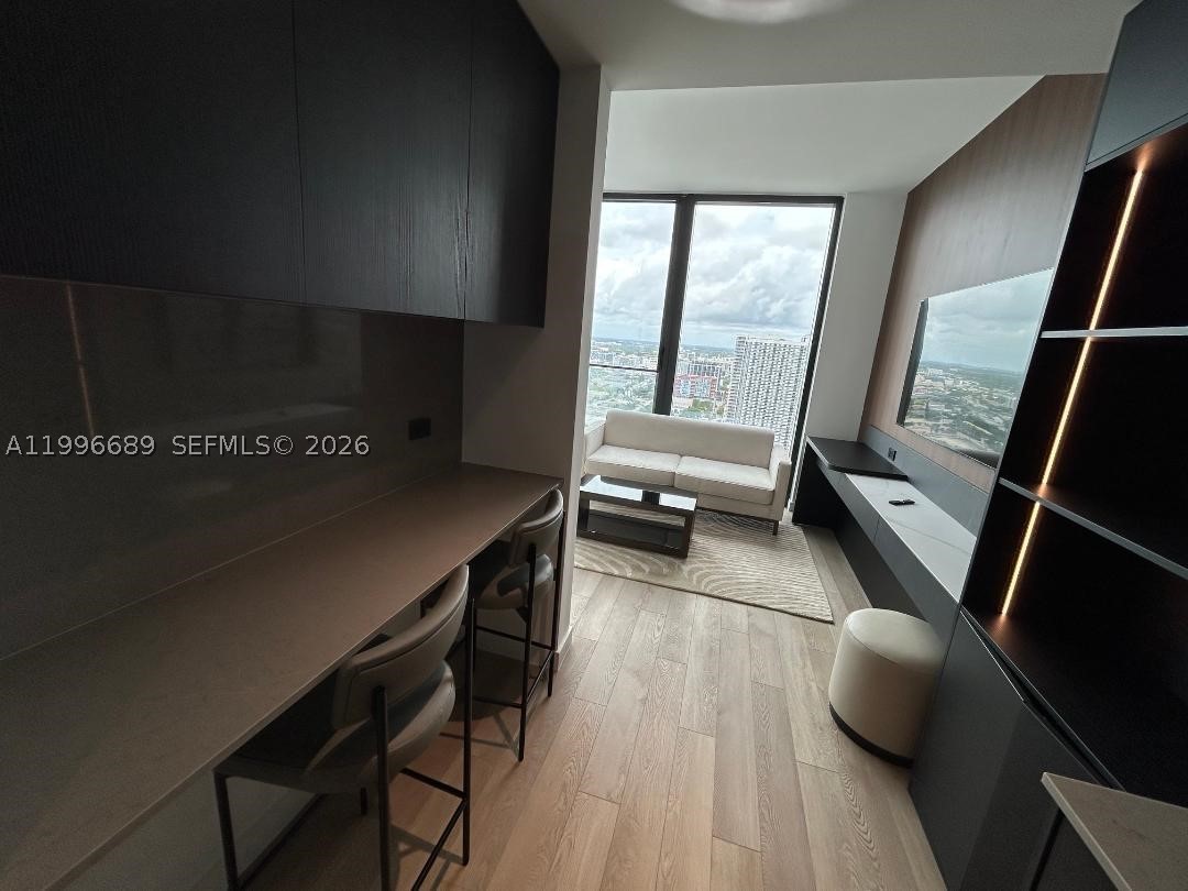 image E11EVEN Hotel & Residences5