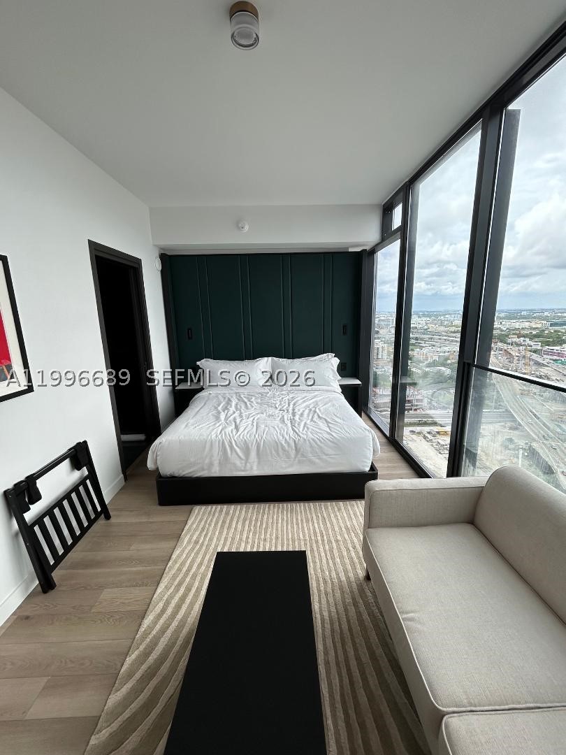 image E11EVEN Hotel & Residences6