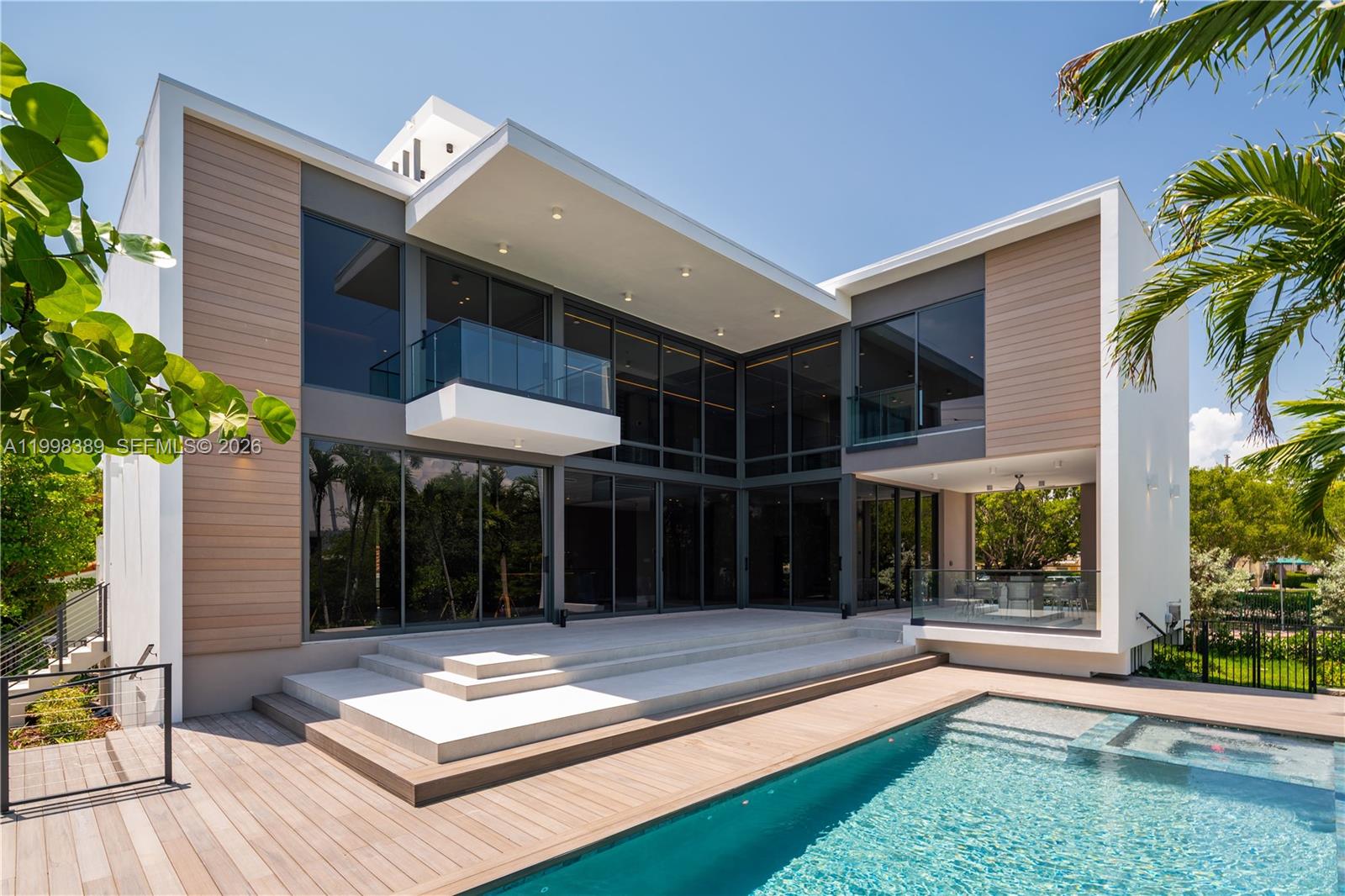 571 Glenridge Rd Key Biscayne, FL 33149