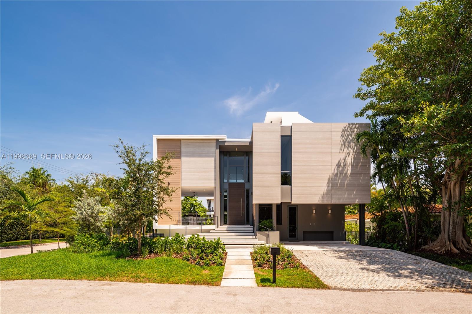 571 Glenridge Rd Key Biscayne, FL 33149