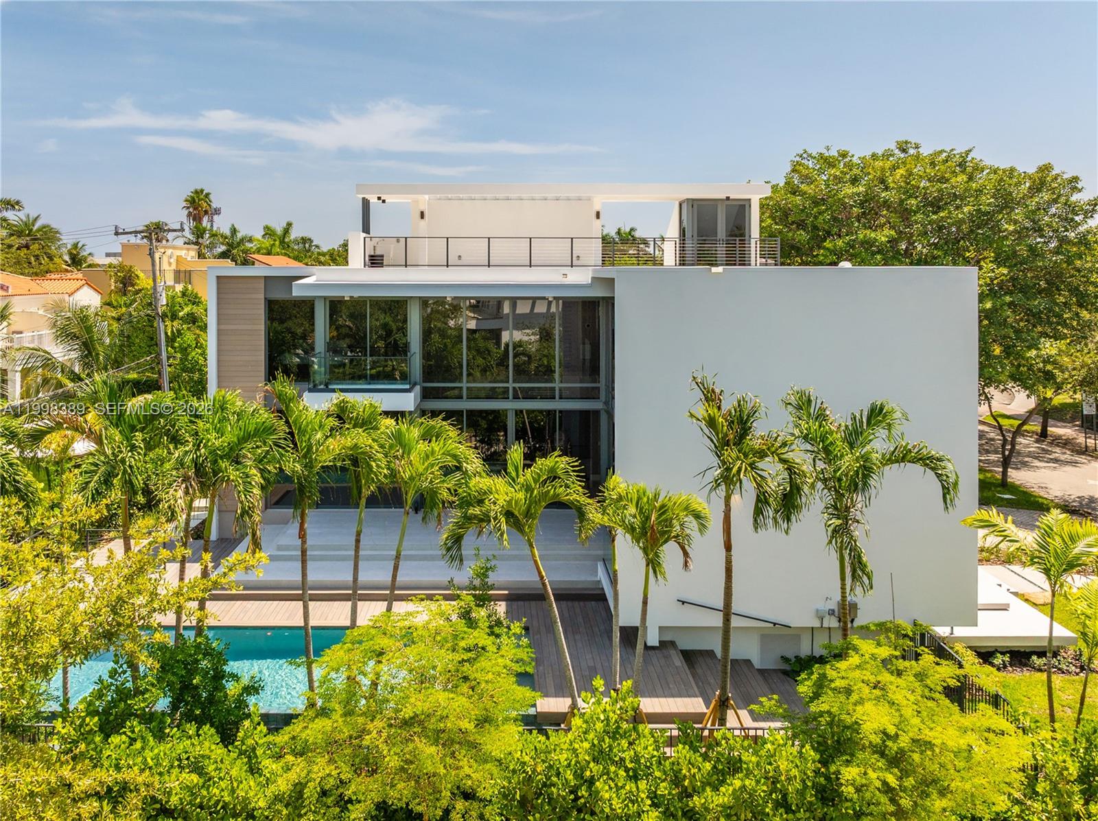 571 Glenridge Rd Key Biscayne, FL 33149