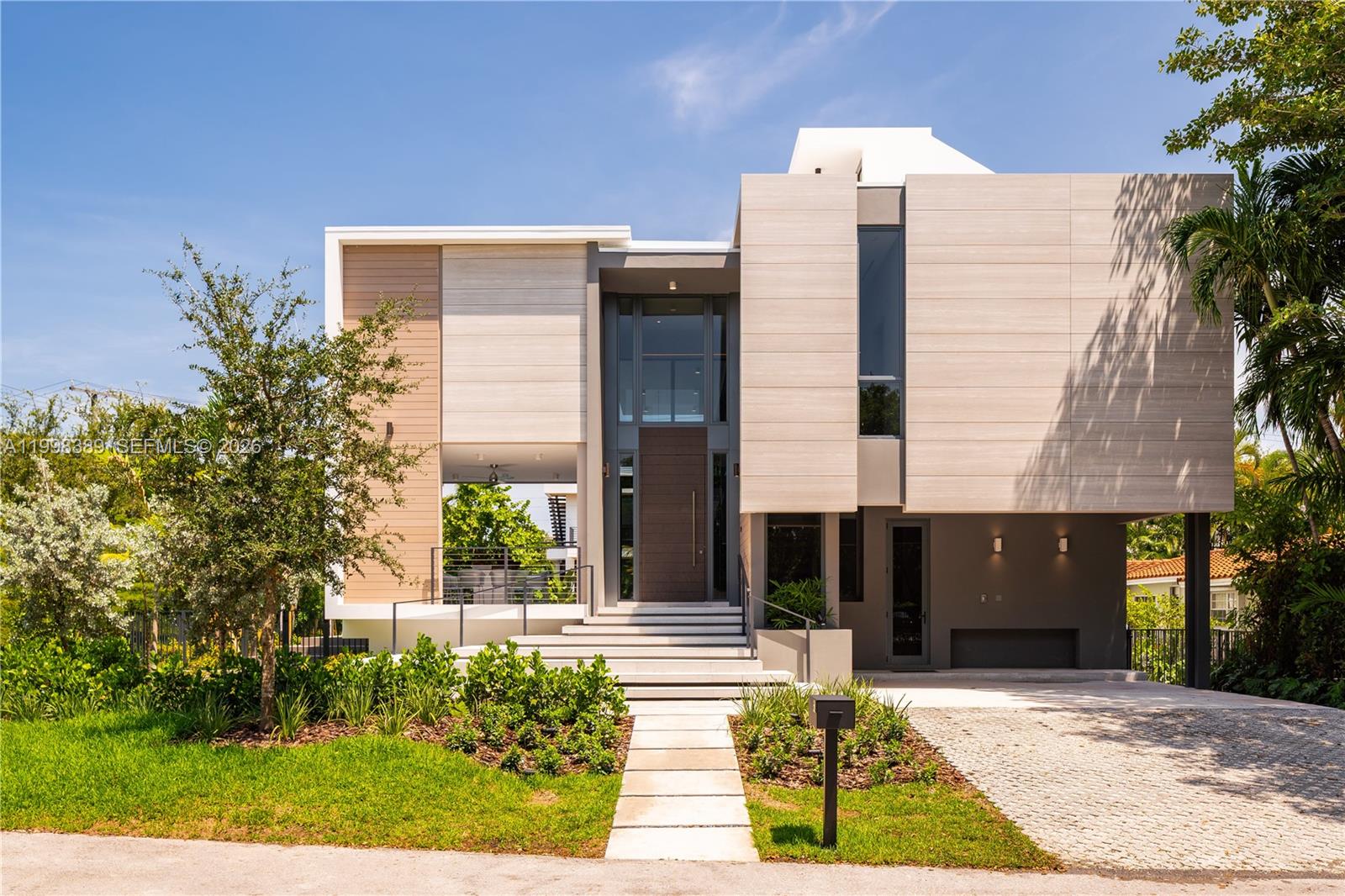 571 Glenridge Rd Key Biscayne, FL 33149