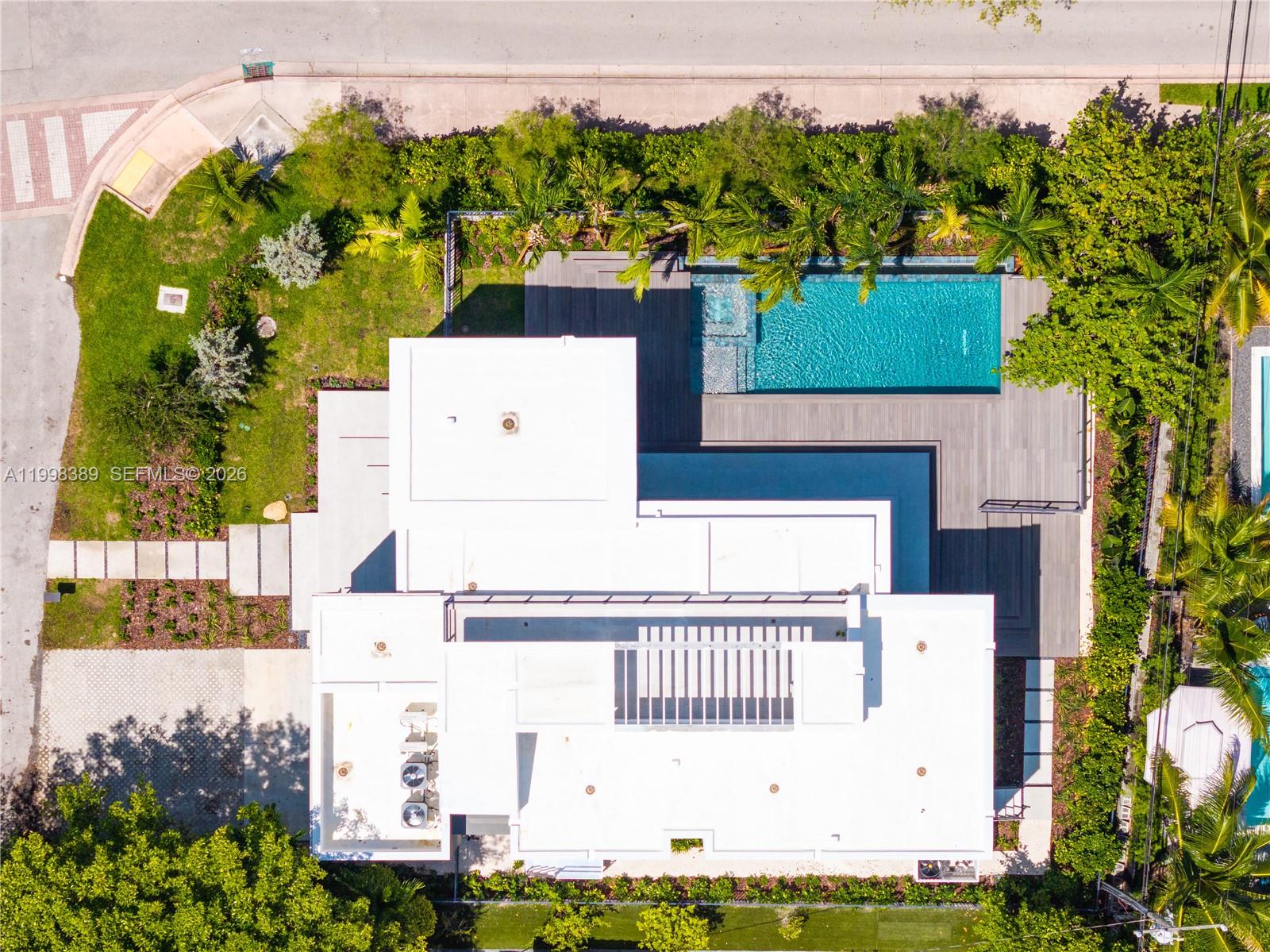 571 Glenridge Rd Key Biscayne, FL 33149