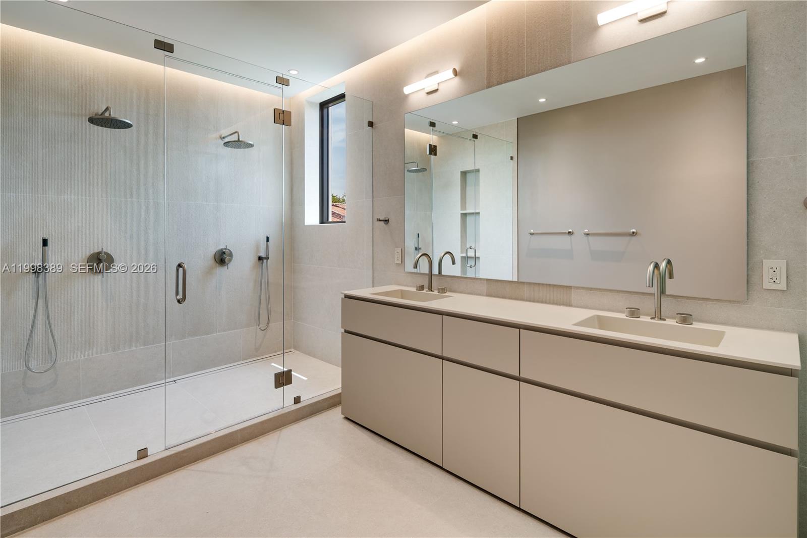 571 Glenridge Rd Key Biscayne, FL 33149