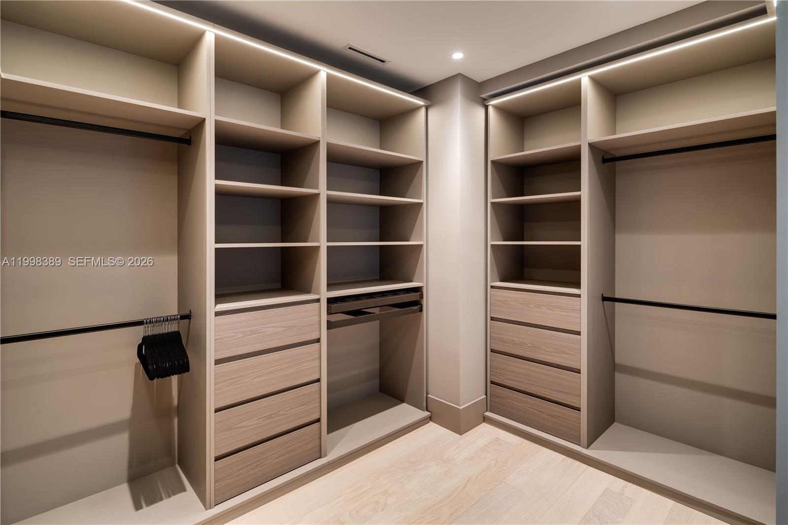 571 Glenridge Rd Key Biscayne, FL 33149