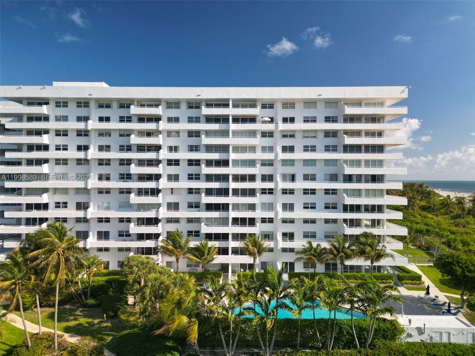 image Commodore Club East23