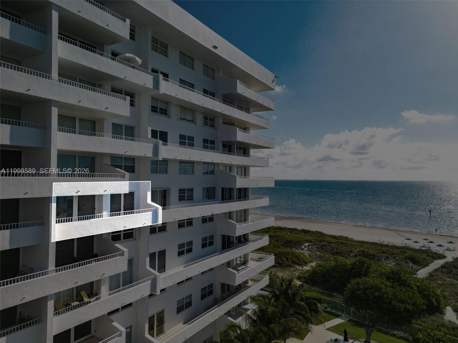image Commodore Club East35