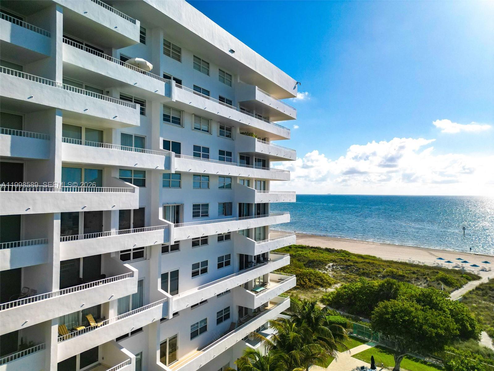 image Commodore Club East36