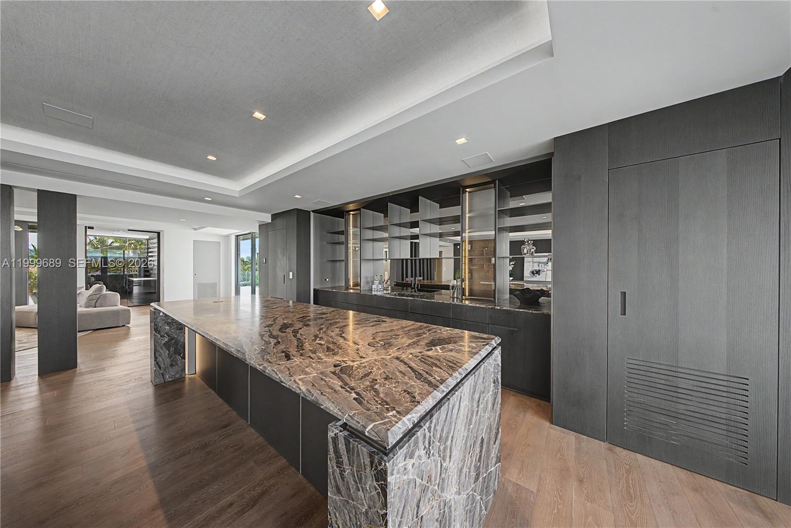 1400 W Lake Dr Fort Lauderdale, FL 33316