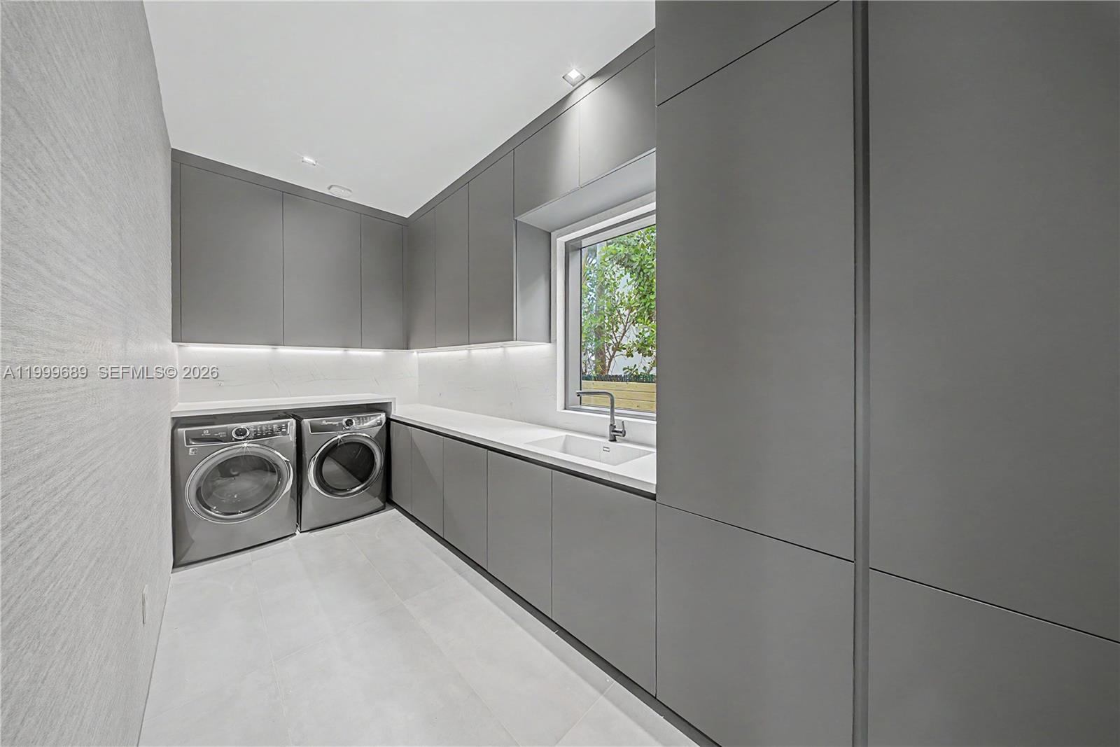 1400 W Lake Dr Fort Lauderdale, FL 33316