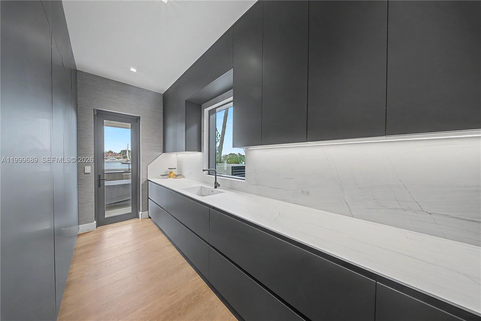 1400 W Lake Dr Fort Lauderdale, FL 33316