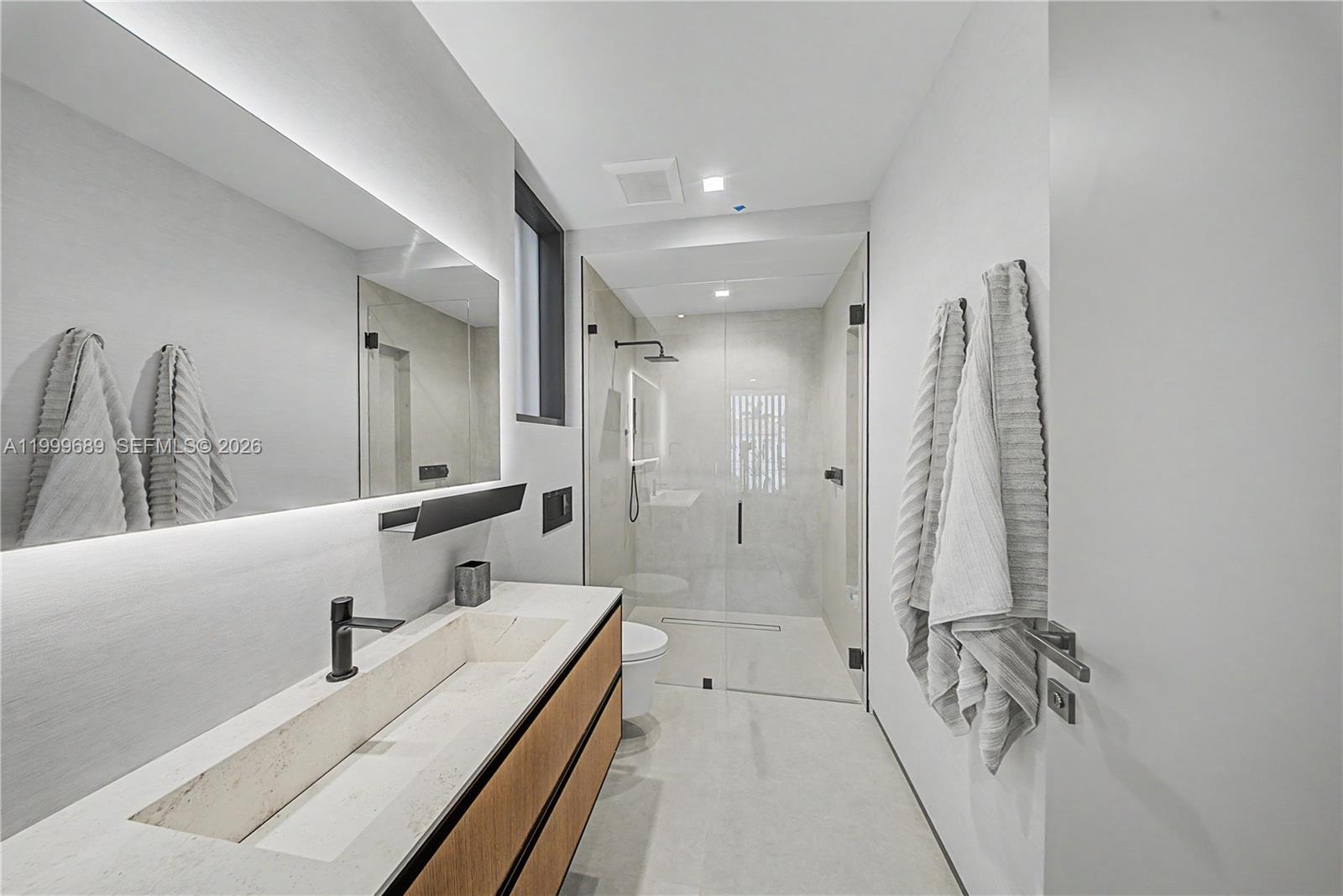 1400 W Lake Dr Fort Lauderdale, FL 33316