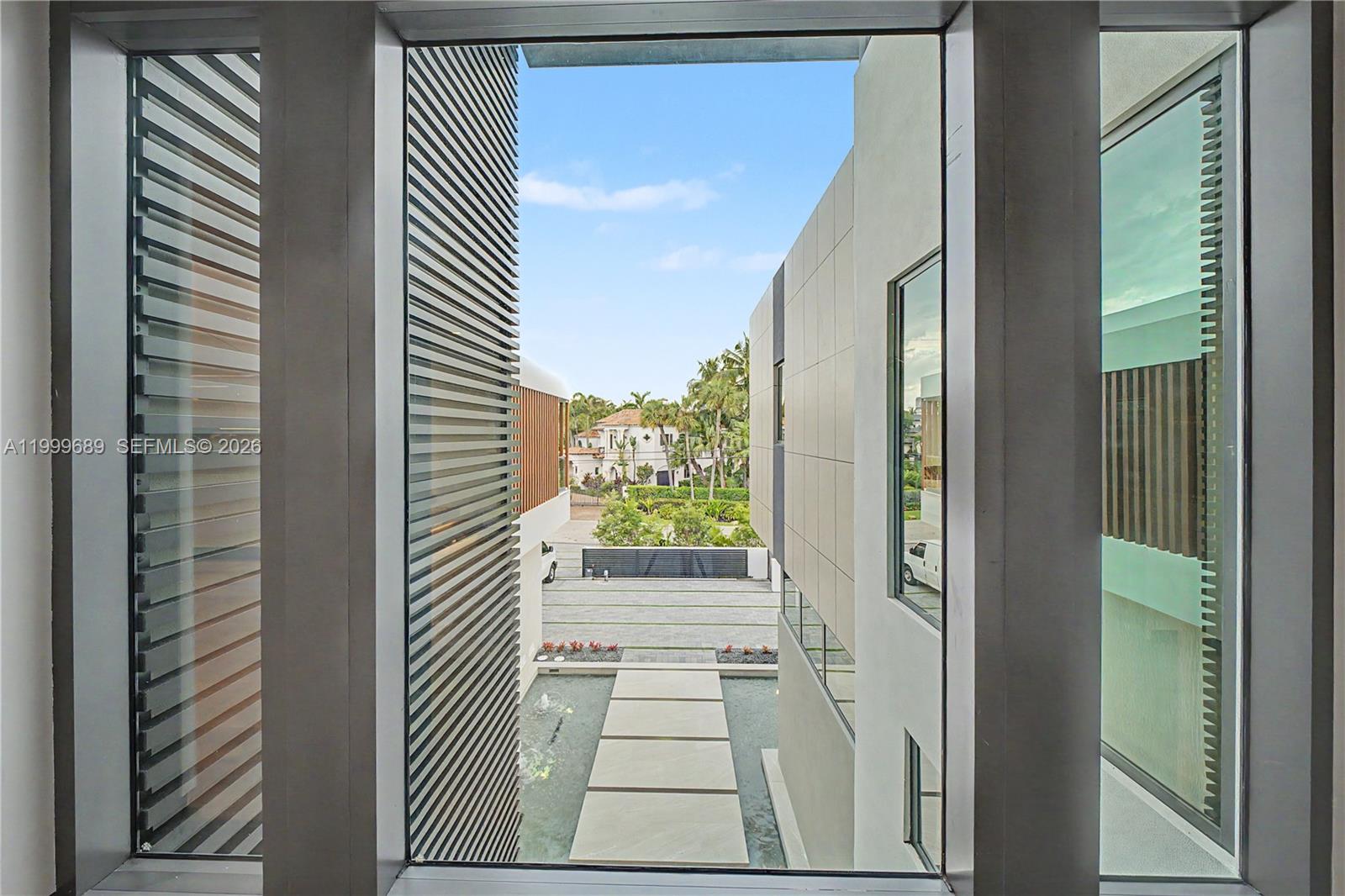 1400 W Lake Dr Fort Lauderdale, FL 33316