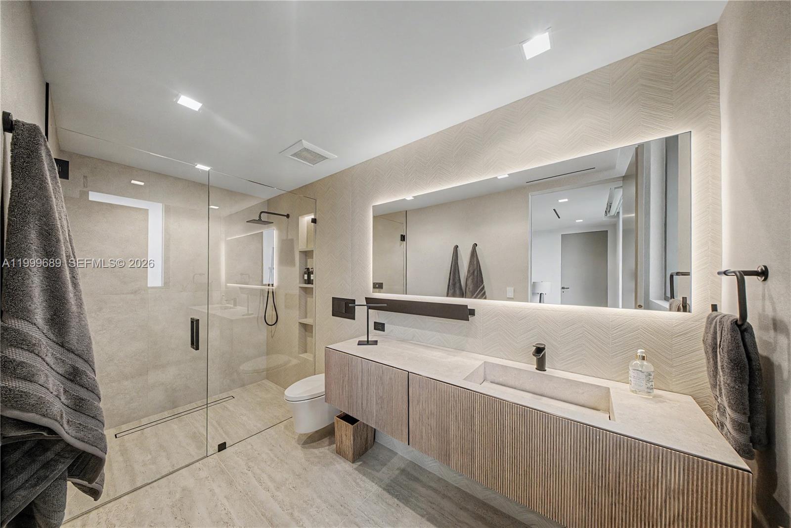 1400 W Lake Dr Fort Lauderdale, FL 33316