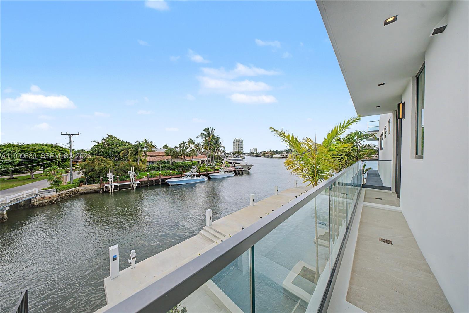 1400 W Lake Dr Fort Lauderdale, FL 33316